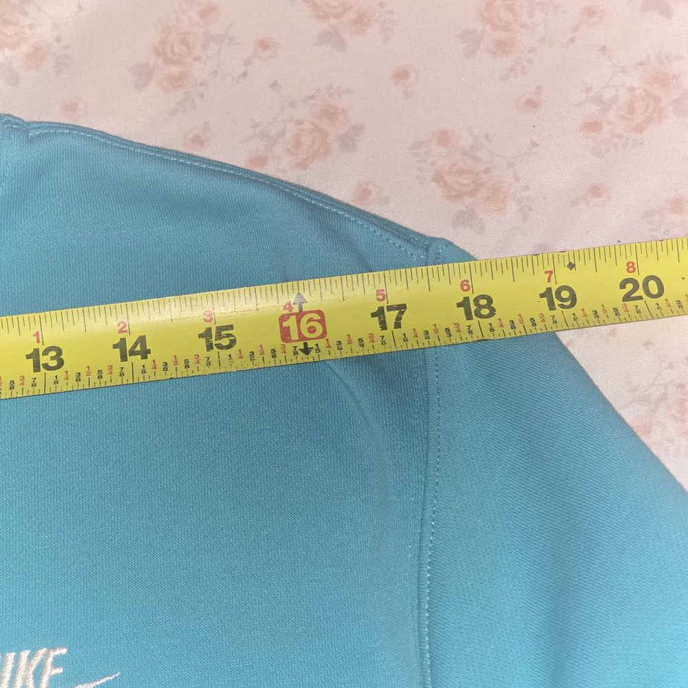 Nike Sportswear Club Fleece Crewneck Sweatshirt - Picture 9 of 10